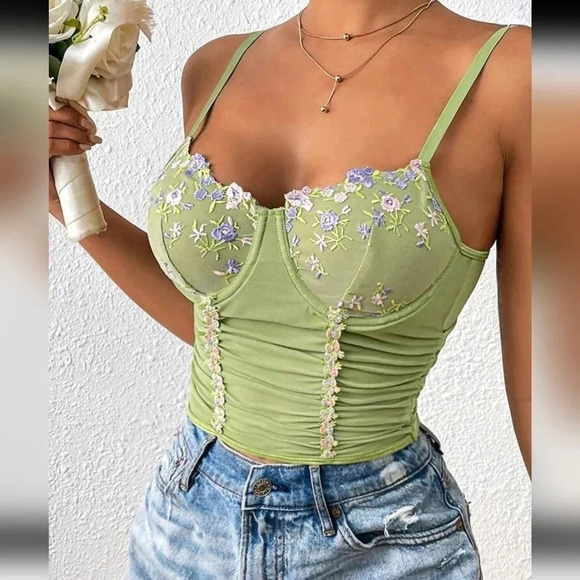 Women Floral Embroidery Pleated Slim Fit Camisole Top For Summer - Picture 5 of 6